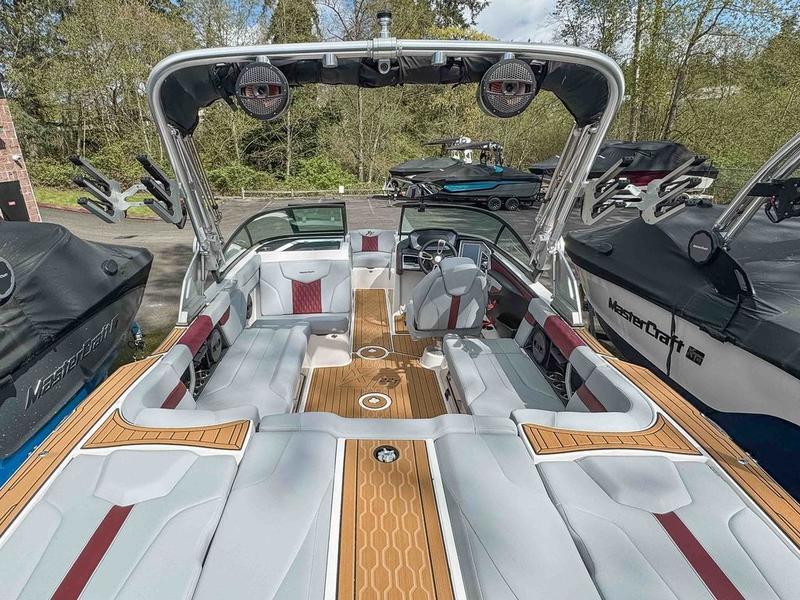 NEW 2024 MasterCraft XT22 T