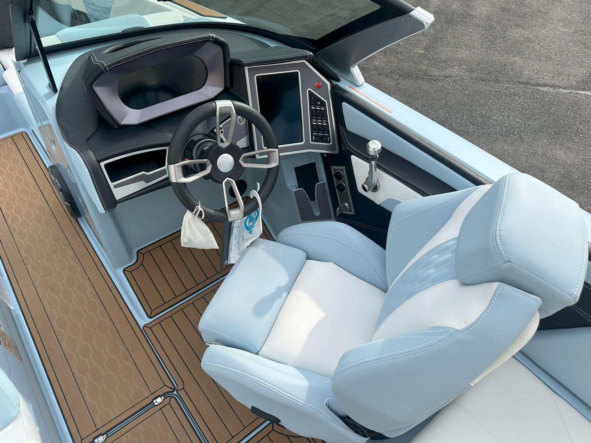 2022 MasterCraft XT24