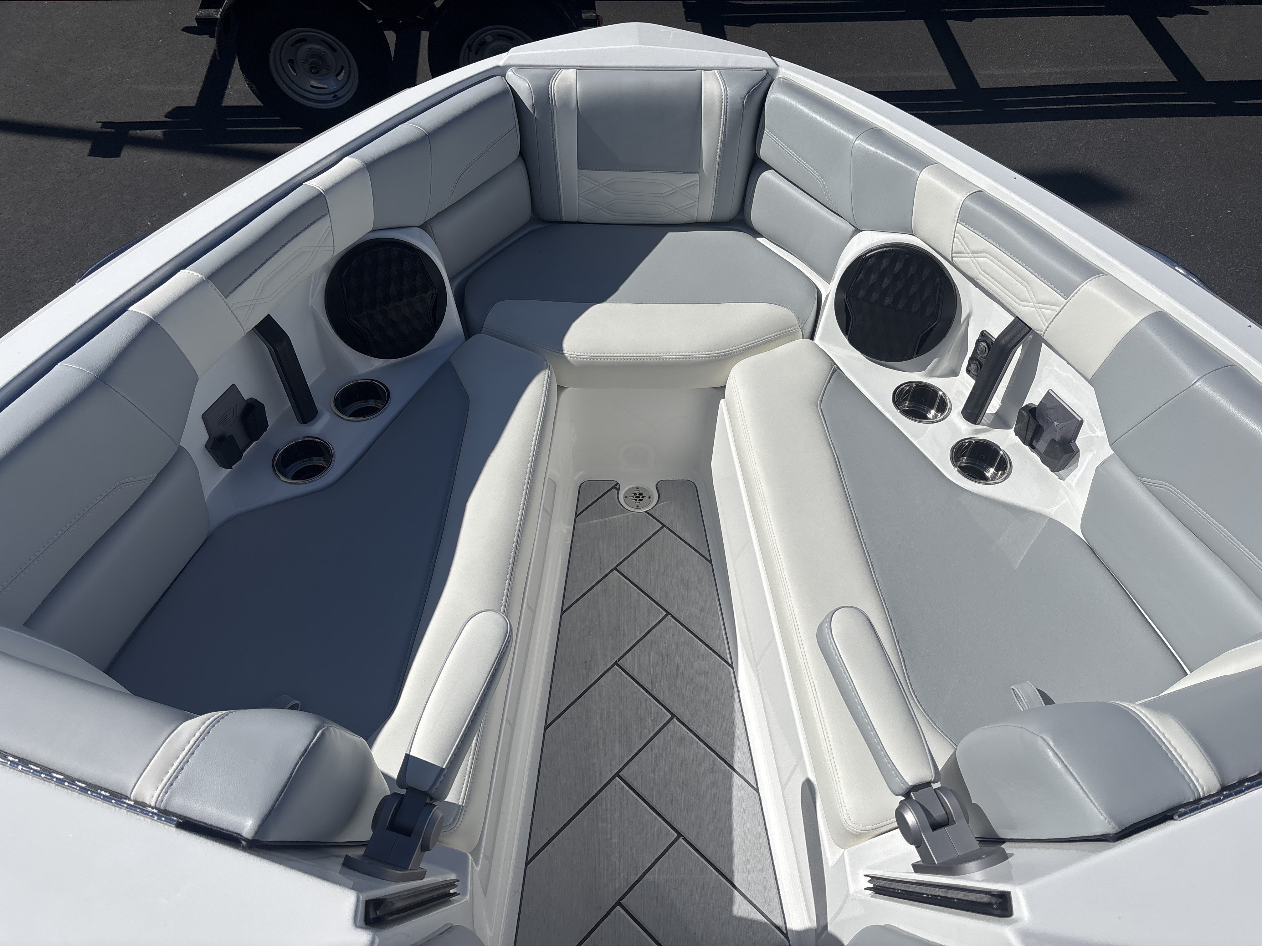 2024 Malibu 26LSV