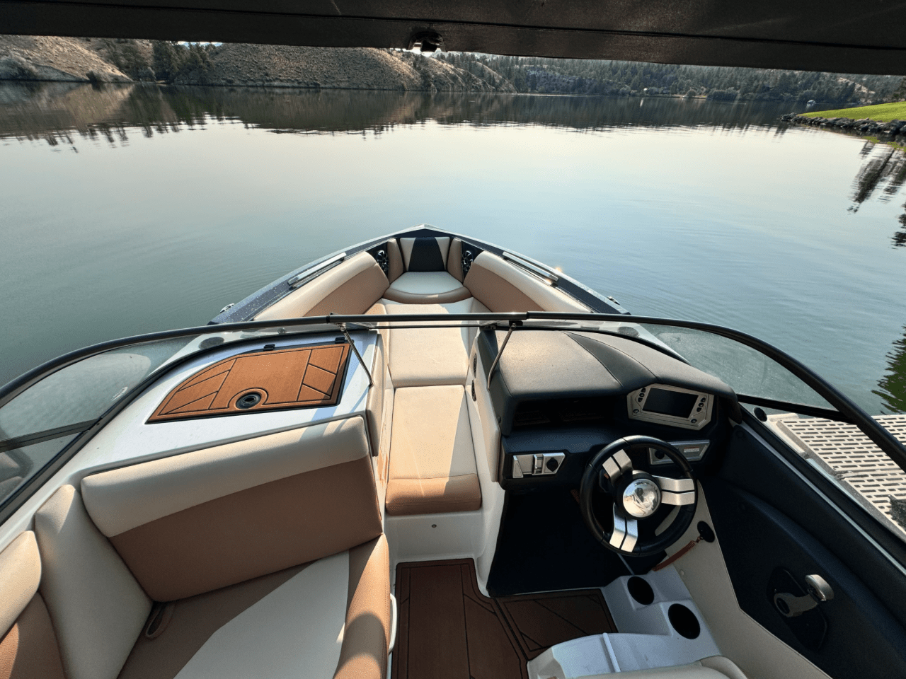 TIGE -2018 R23 – Black and Gold