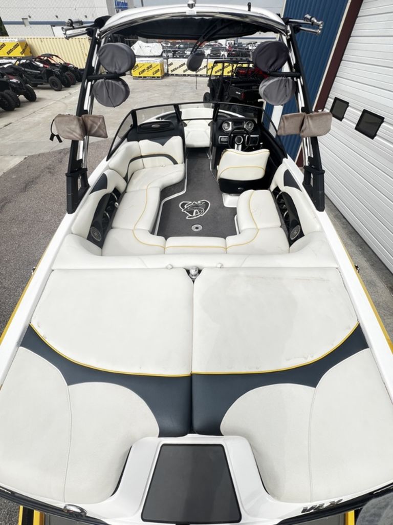 2014 Malibu Boats Wakesetter 21 VLX