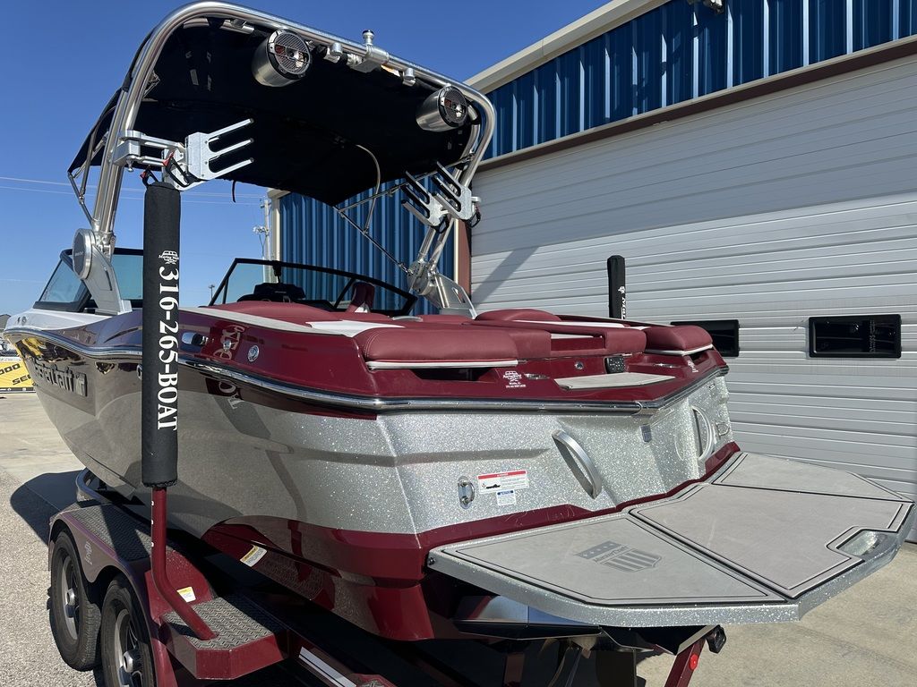 2022 MasterCraft XT20