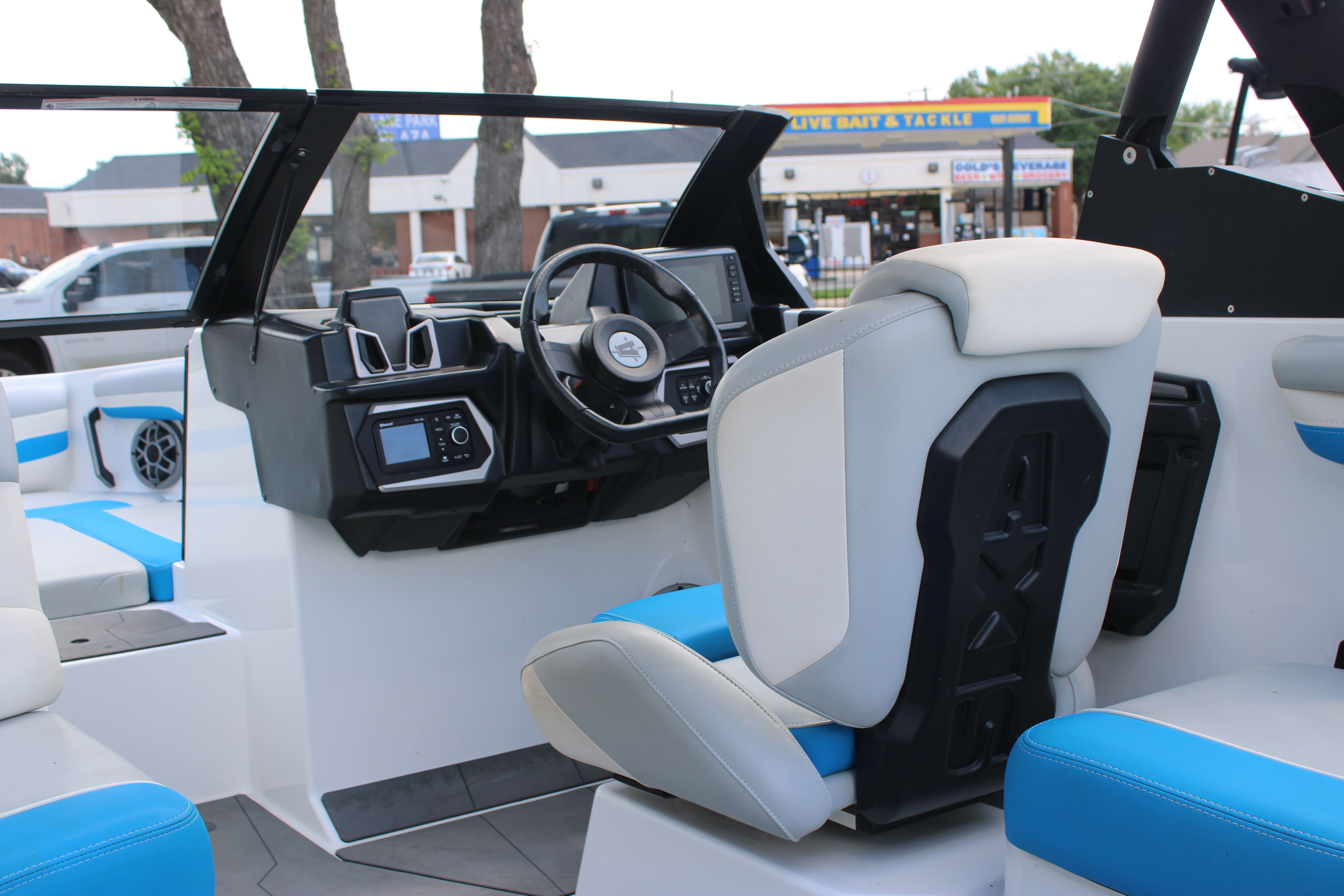 2022 Axis T220