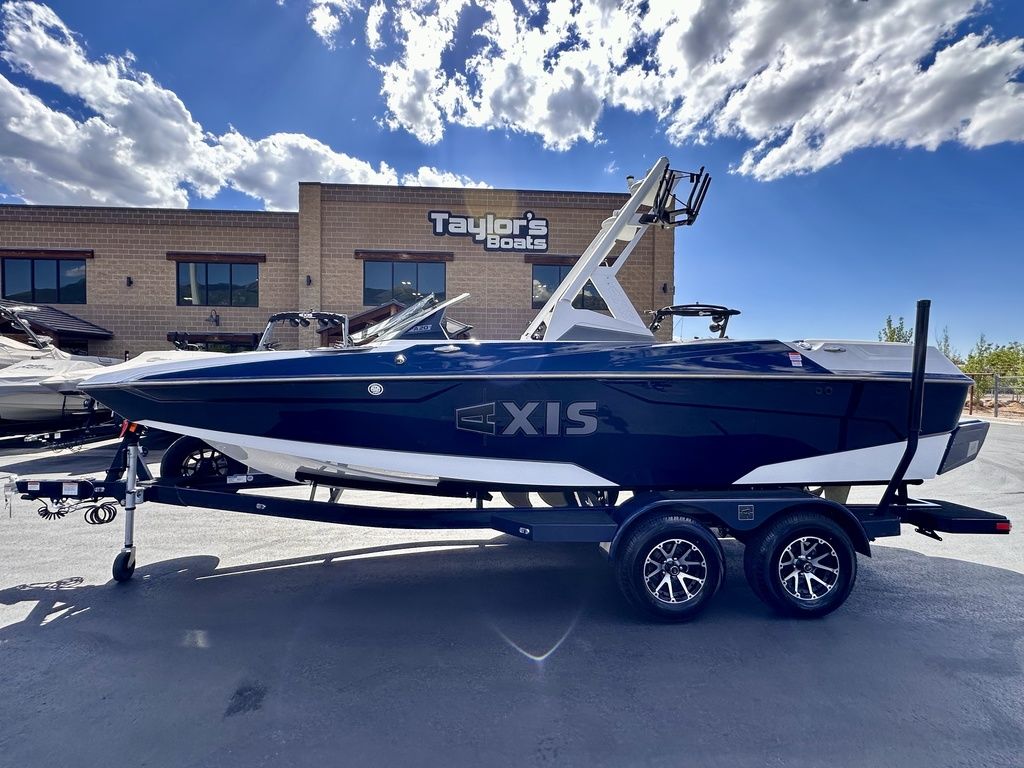 boat.Title