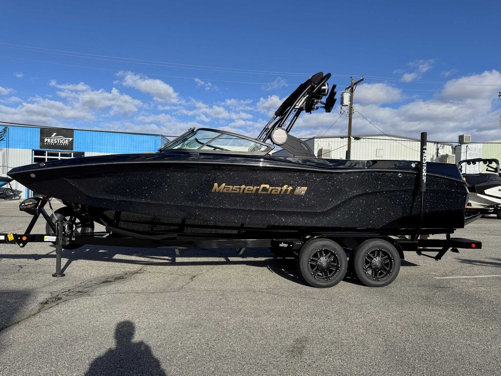 2025 MasterCraft XT24