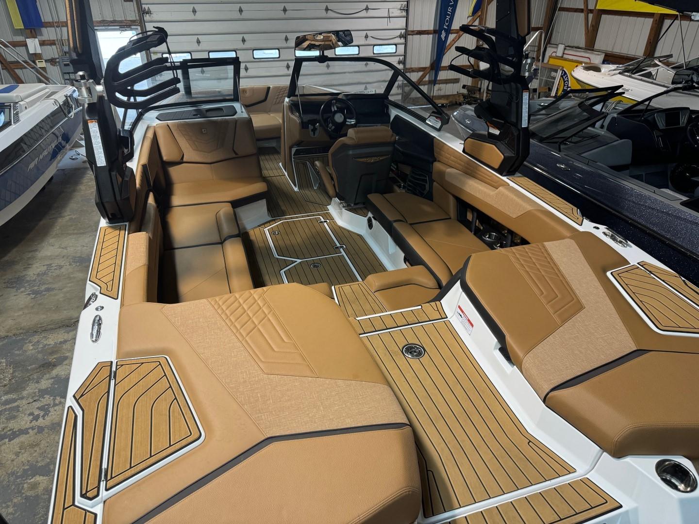 New 2024 Nautique G23