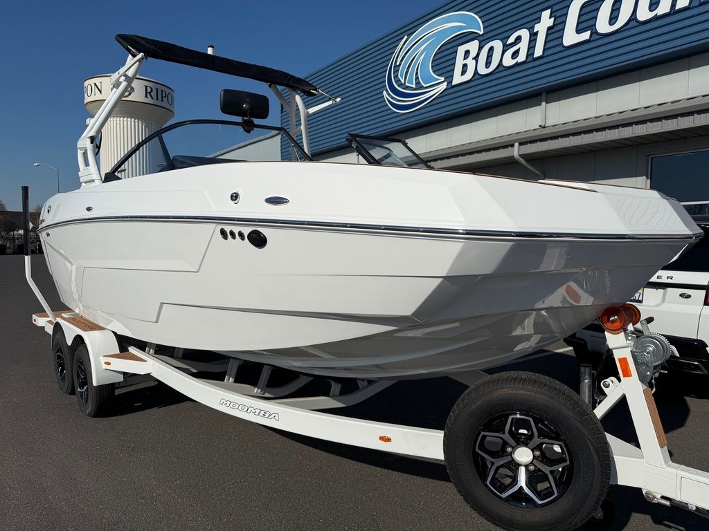 2025 Moomba Max