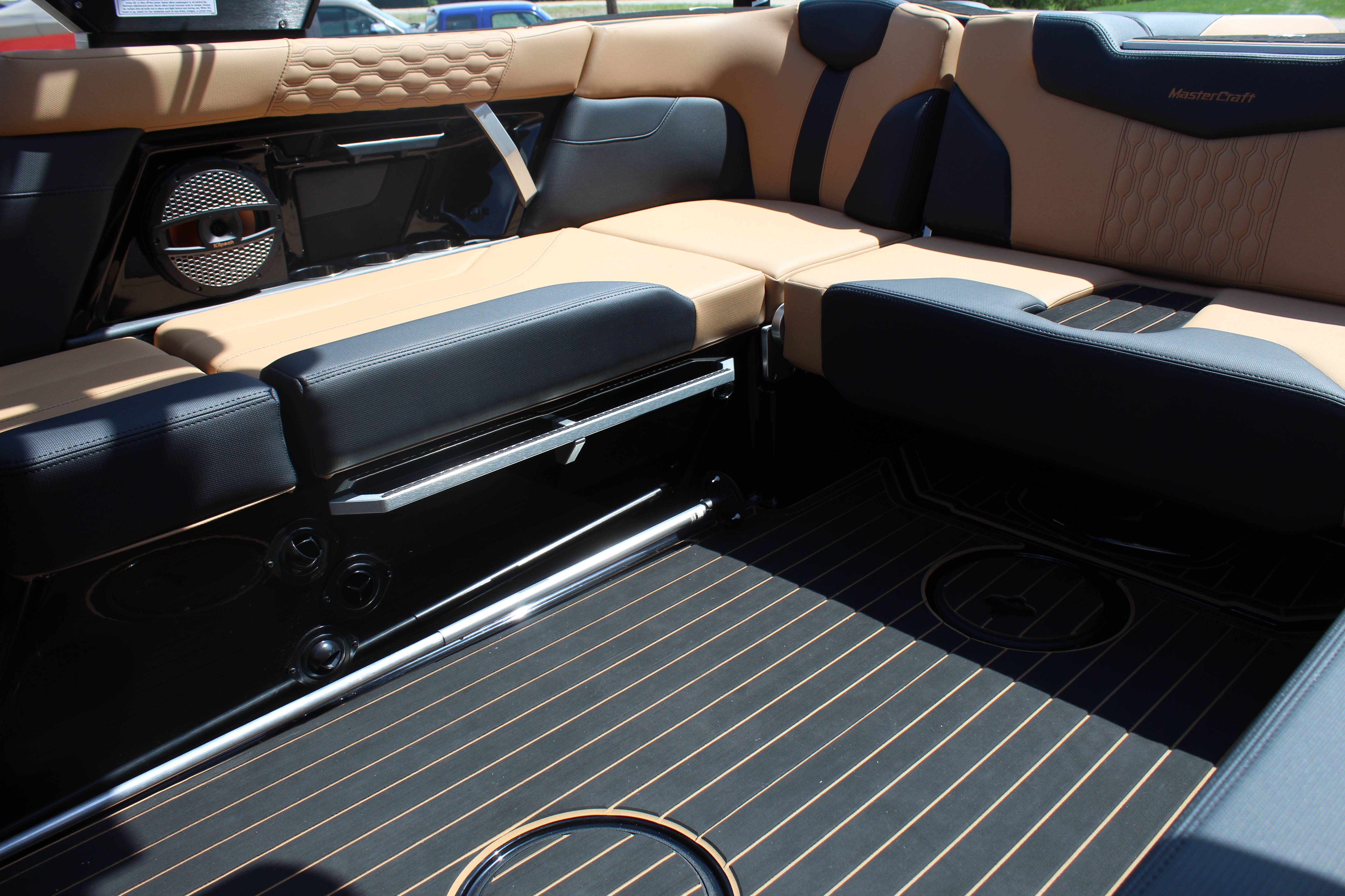 2024 MasterCraft XT23