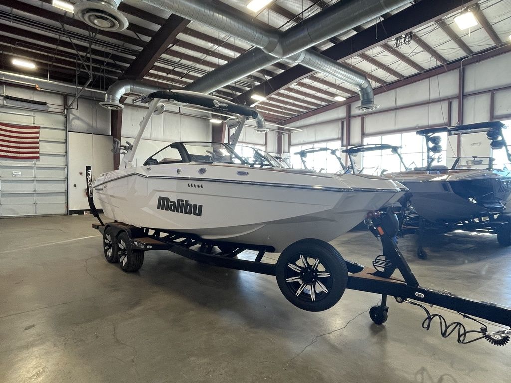 2025 Malibu Boats 22 MXZ