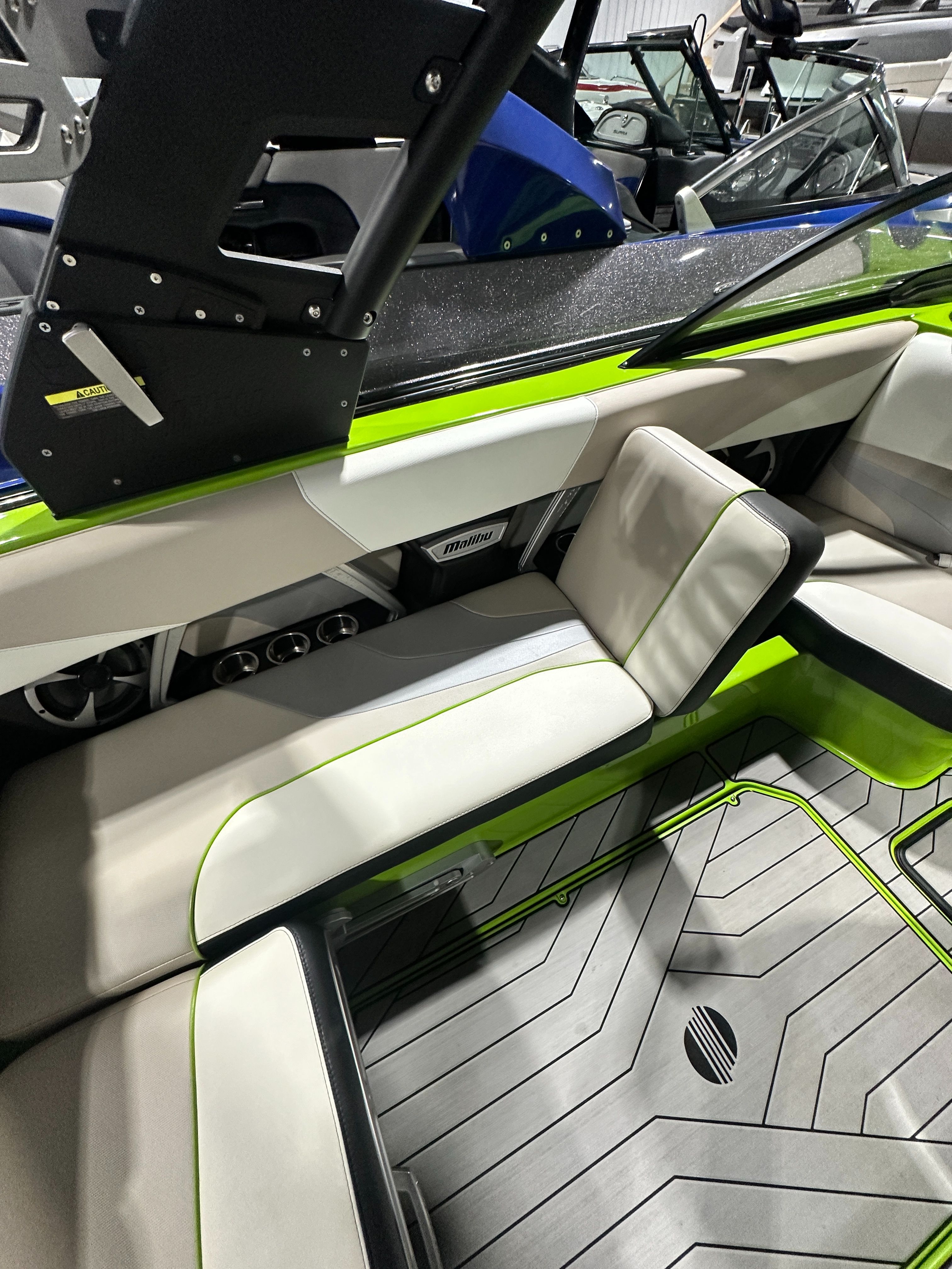 2017 Malibu Wakesetter 22 MXZ