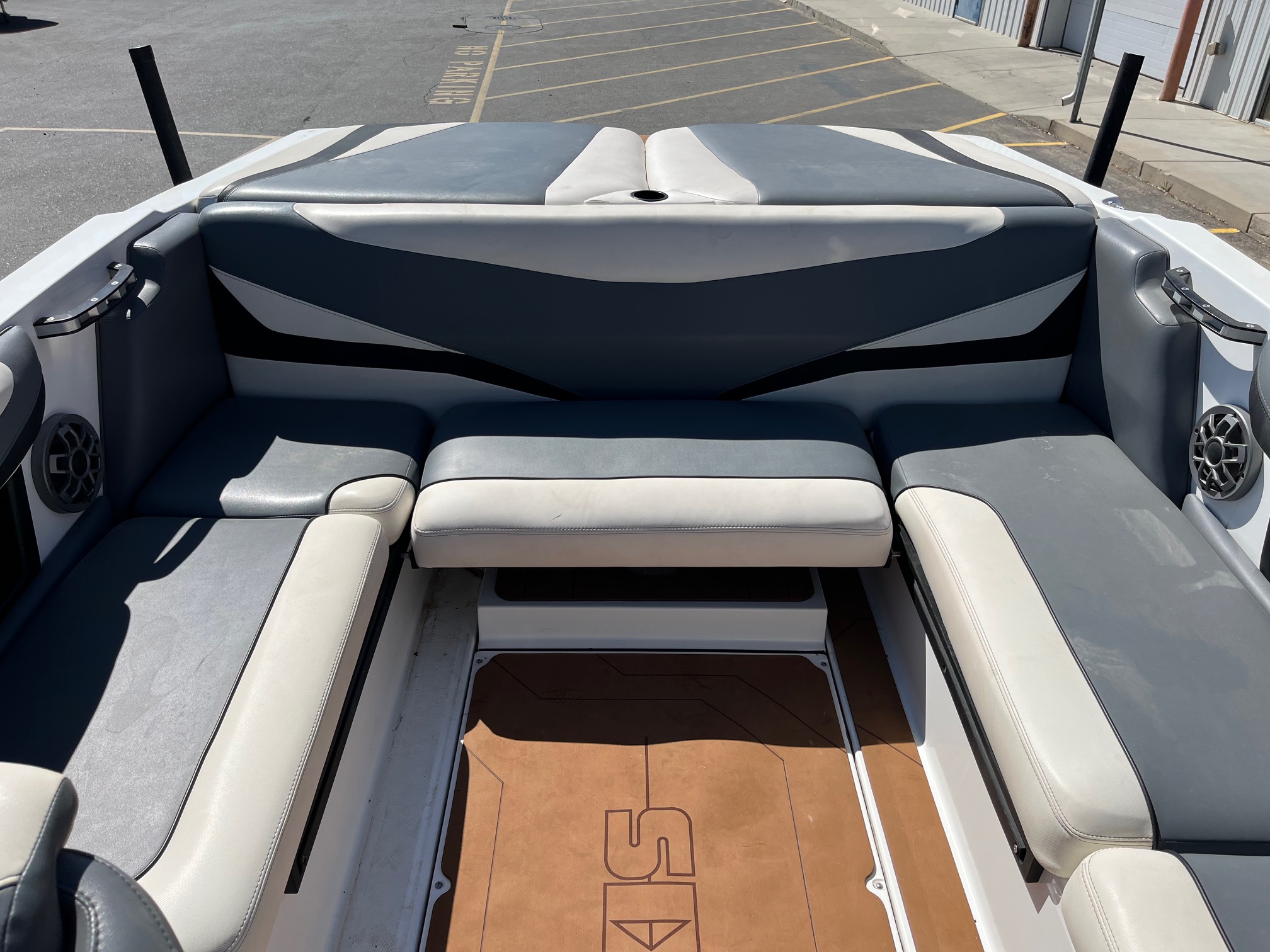 2021 Axis T22