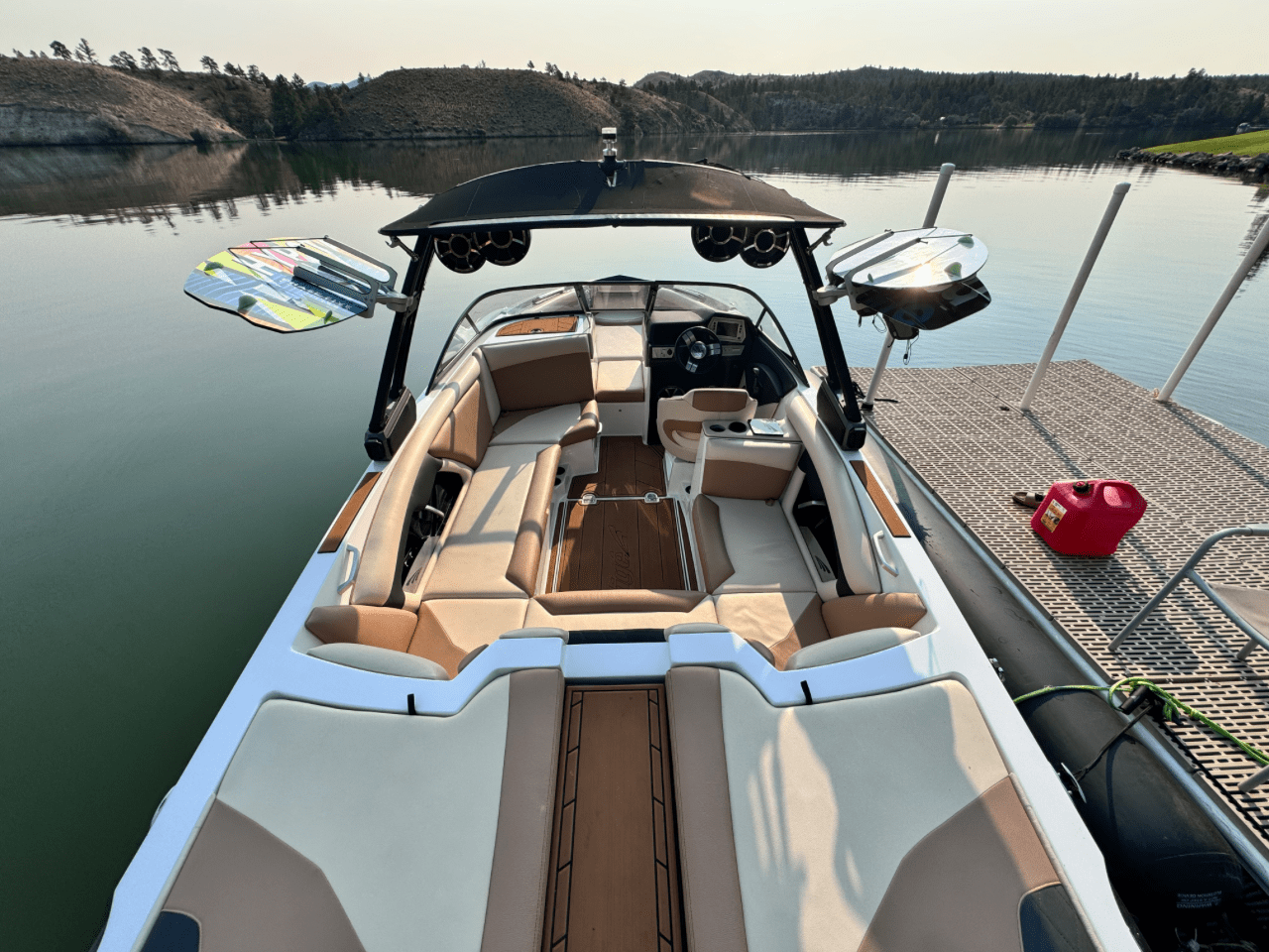TIGE -2018 R23 – Black and Gold