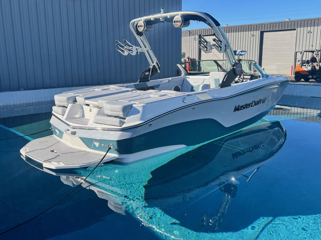 2025 Mastercraft XT22