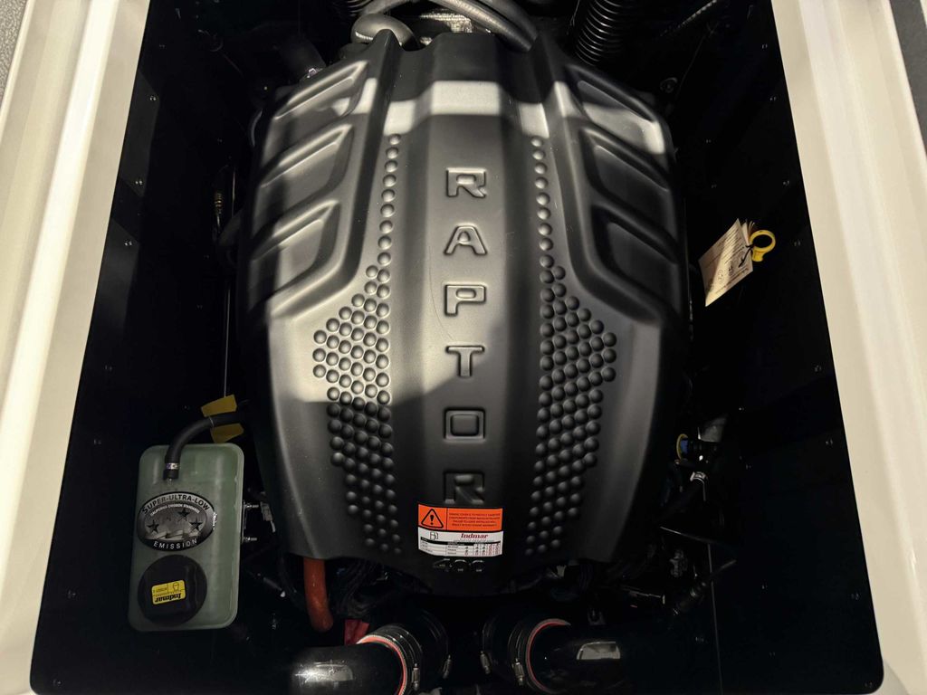 2025 MOOMBA Max