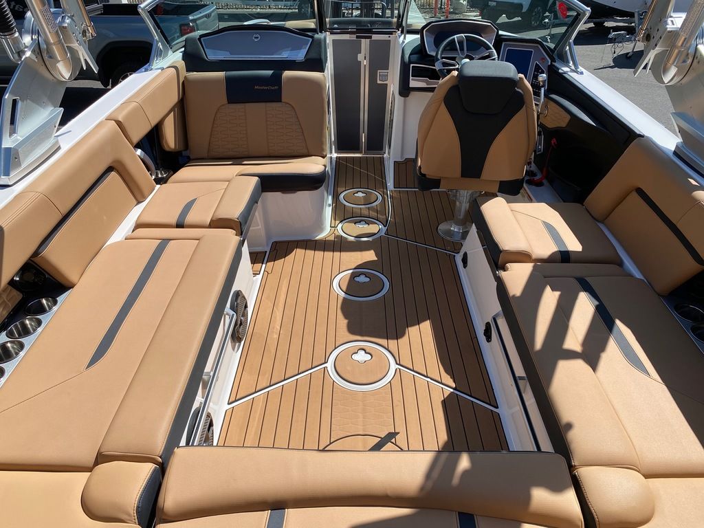 2021 MasterCraft X24