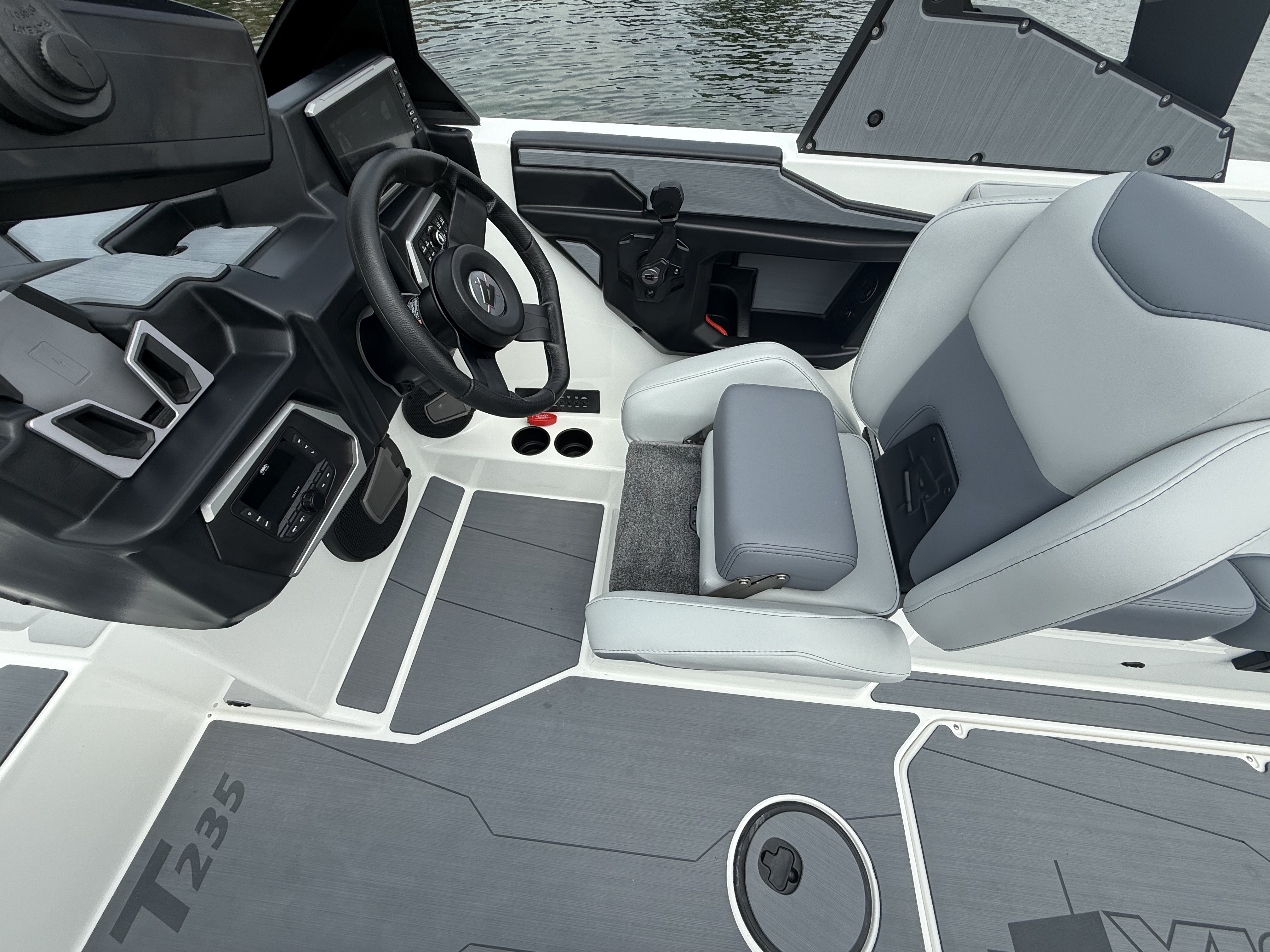 2025 Axis T235