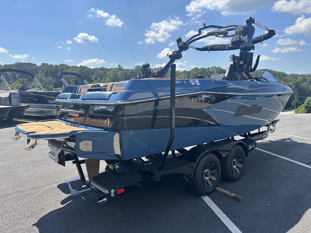 2024 Malibu Boats 23 LSV