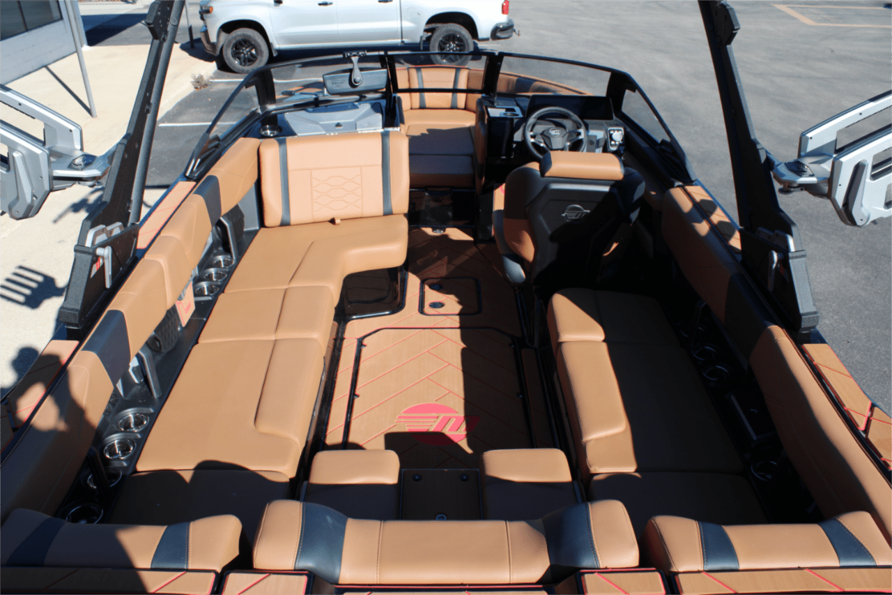 2025 Malibu 23 LSV