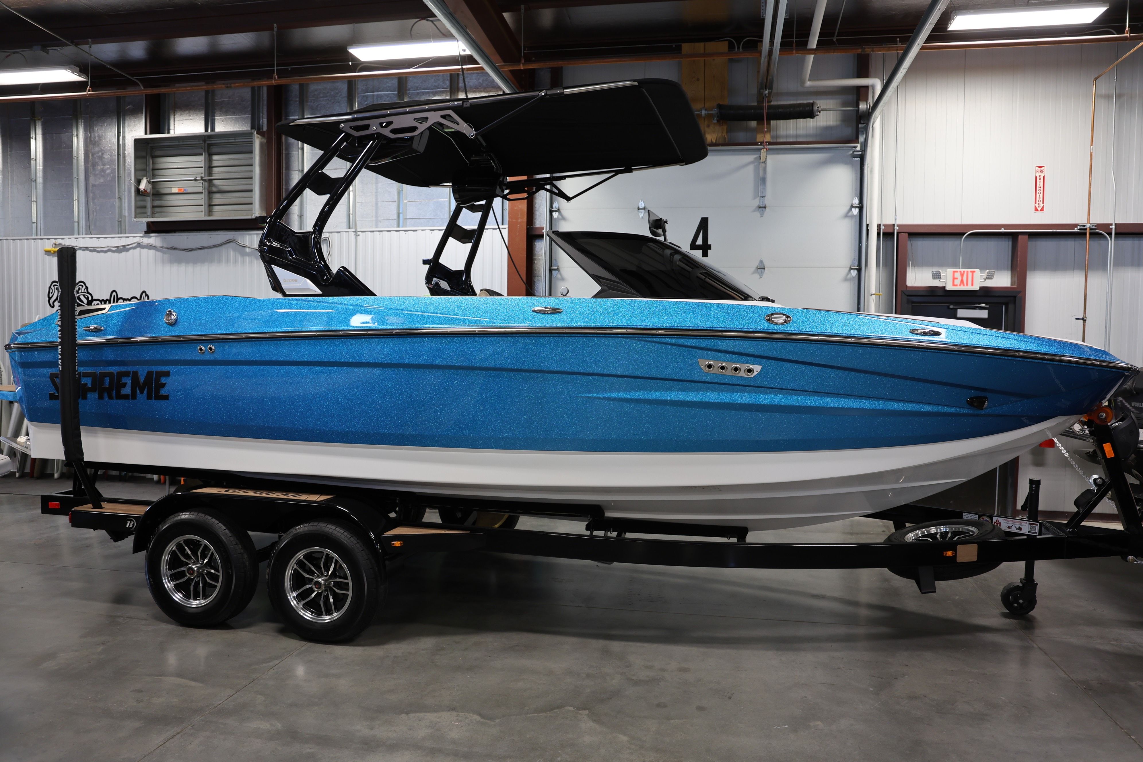 2025 Supreme Boats S220 Icon