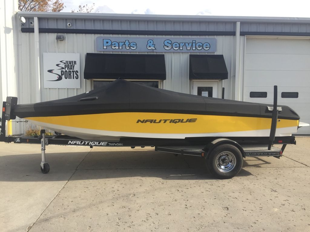 2022 Nautique 200