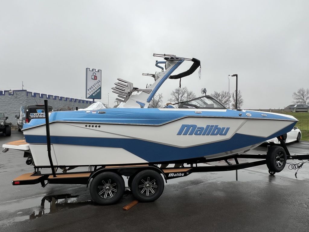 2025 Malibu Boats M230