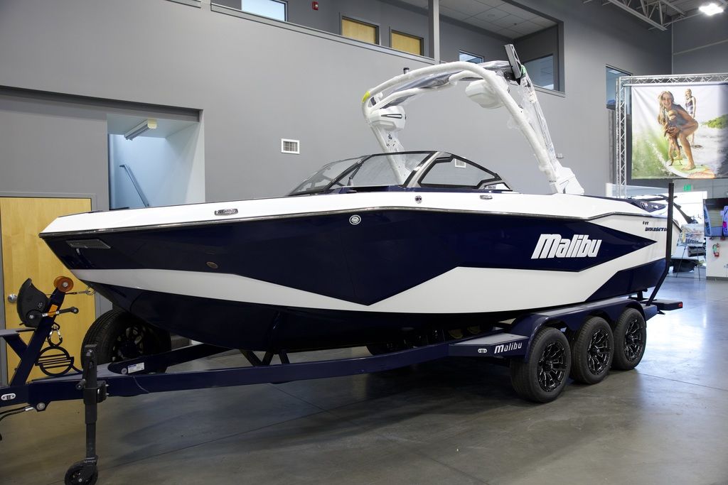 2025 Malibu Boats 25 LSV