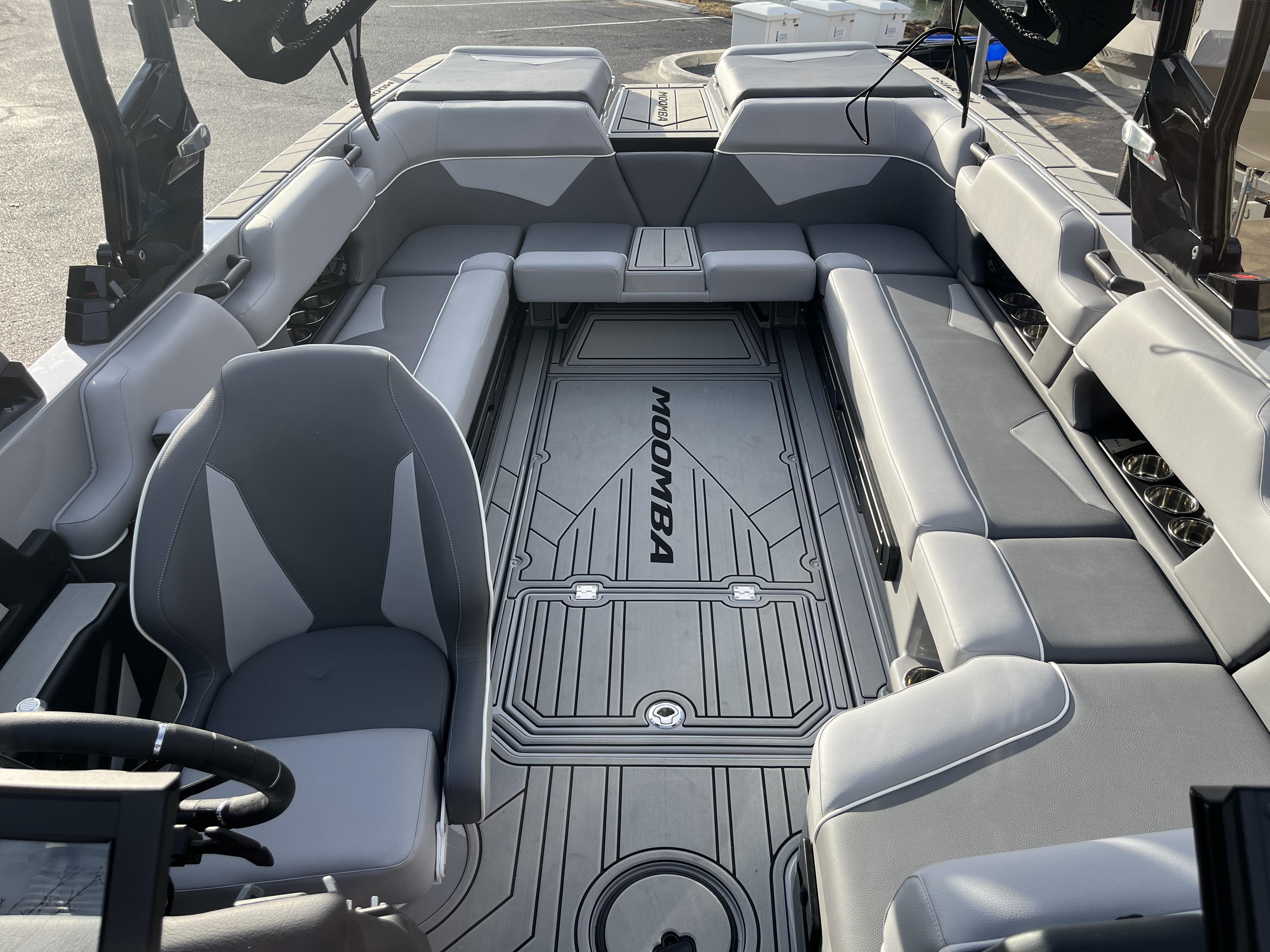 2025 MOOMBA Makai