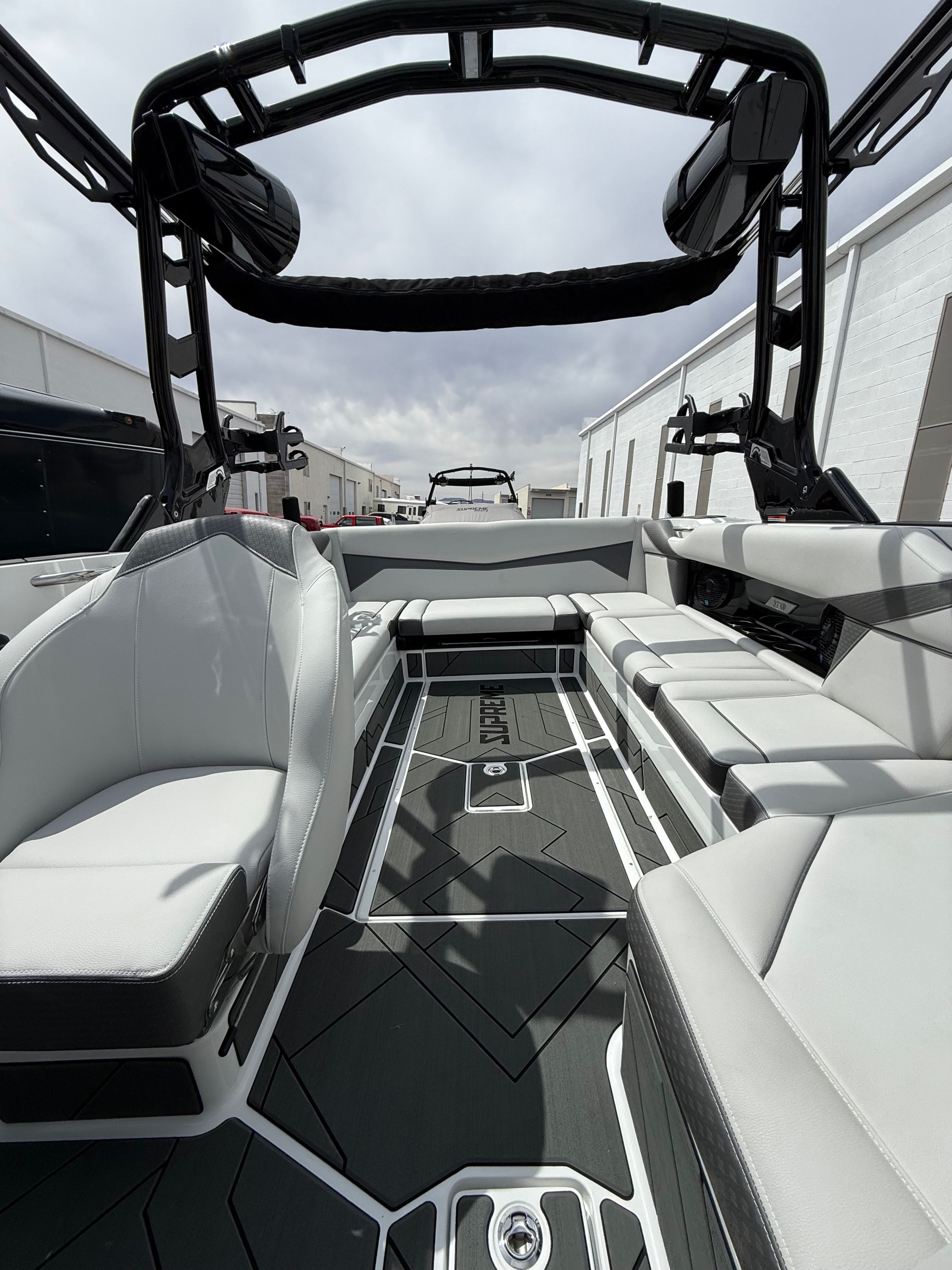 2025 Supreme S240