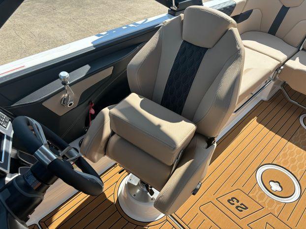 2024 MasterCraft XT23