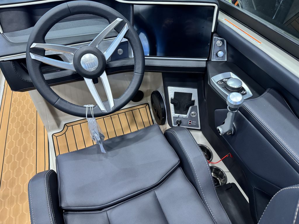 2025 MasterCraft XT23