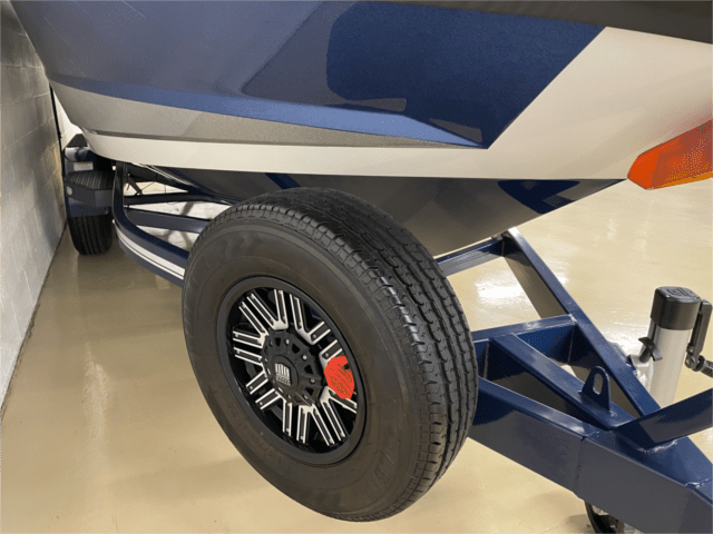 2018 MASTERCRAFT XT21 – ONLY 38 HOURS!