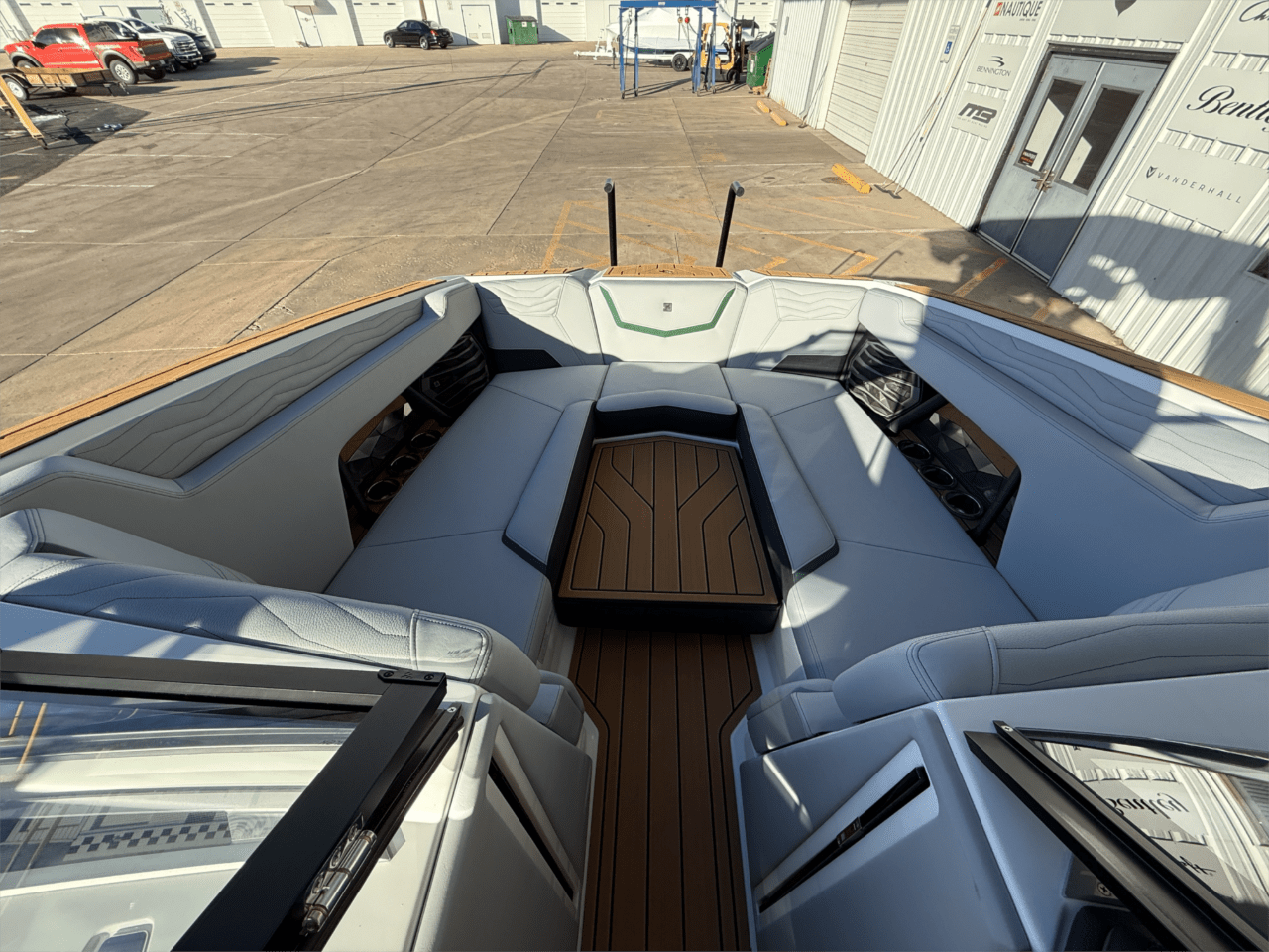 2025 Nautique G25