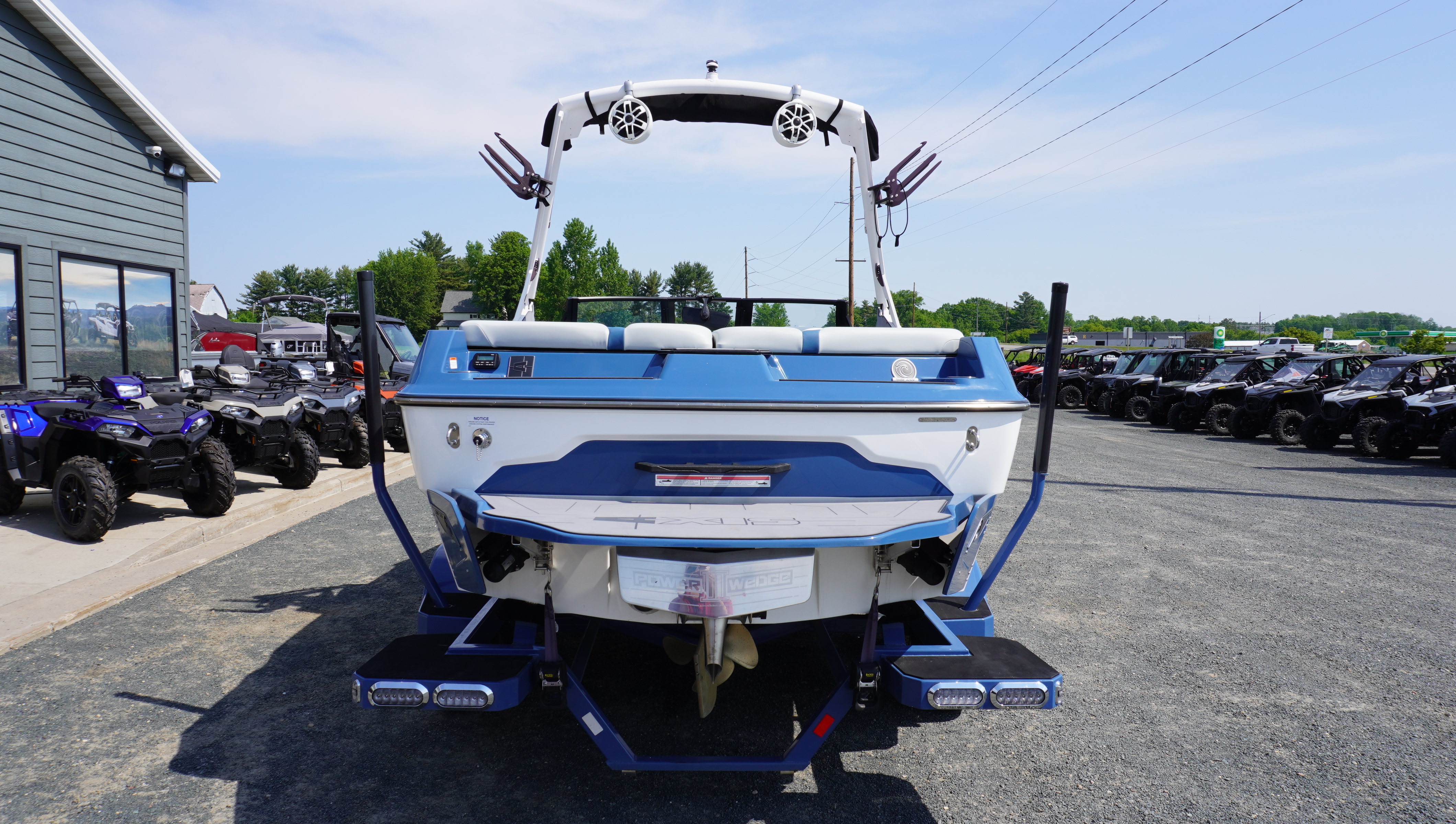 2023 Axis Wake Research A20