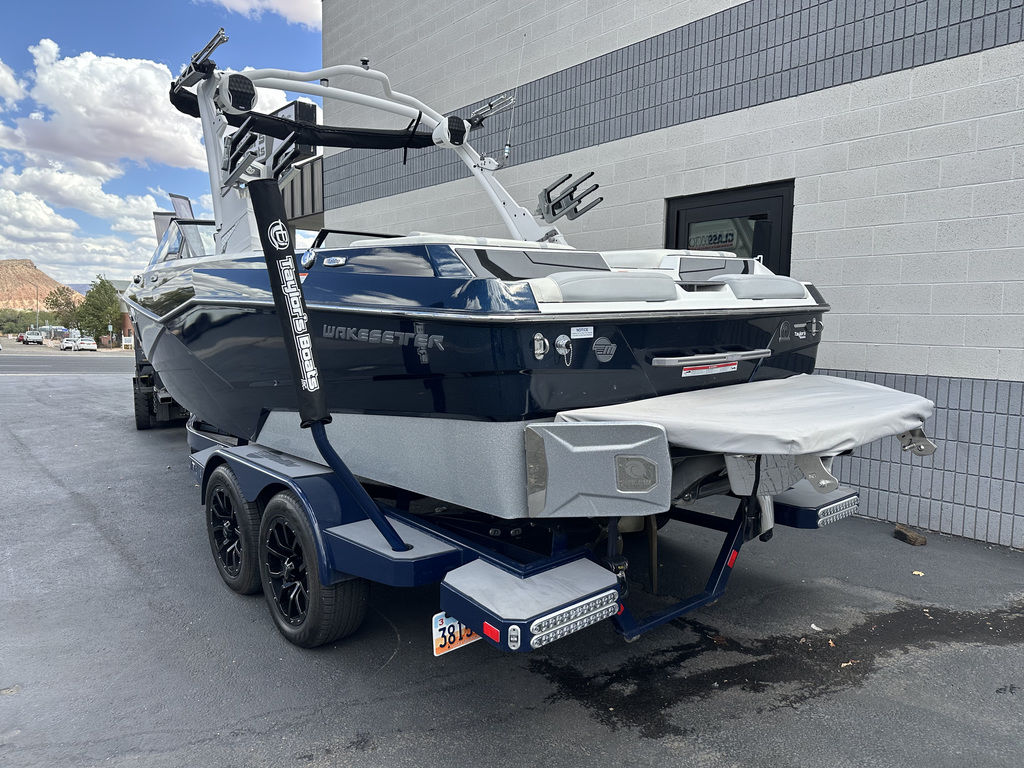 2023 Malibu Boats 22 LSV