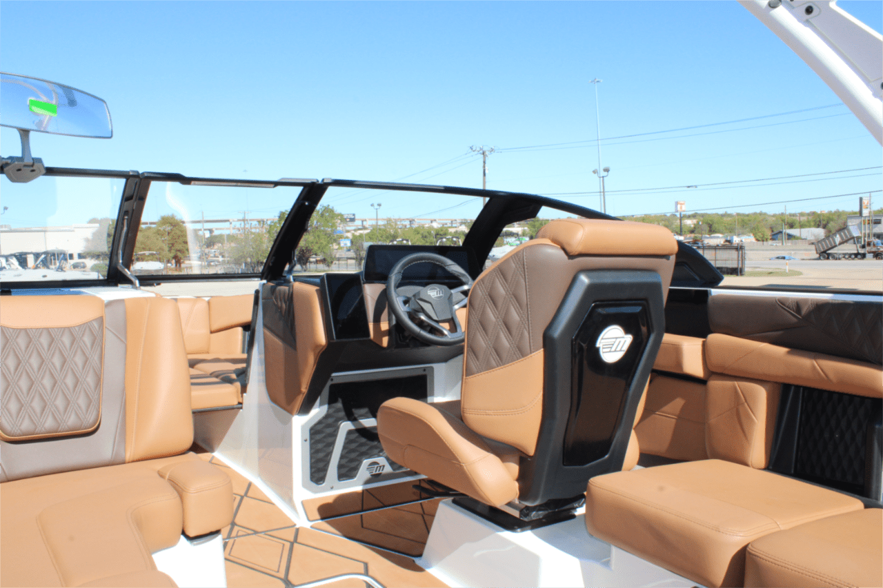 2025 Malibu M230