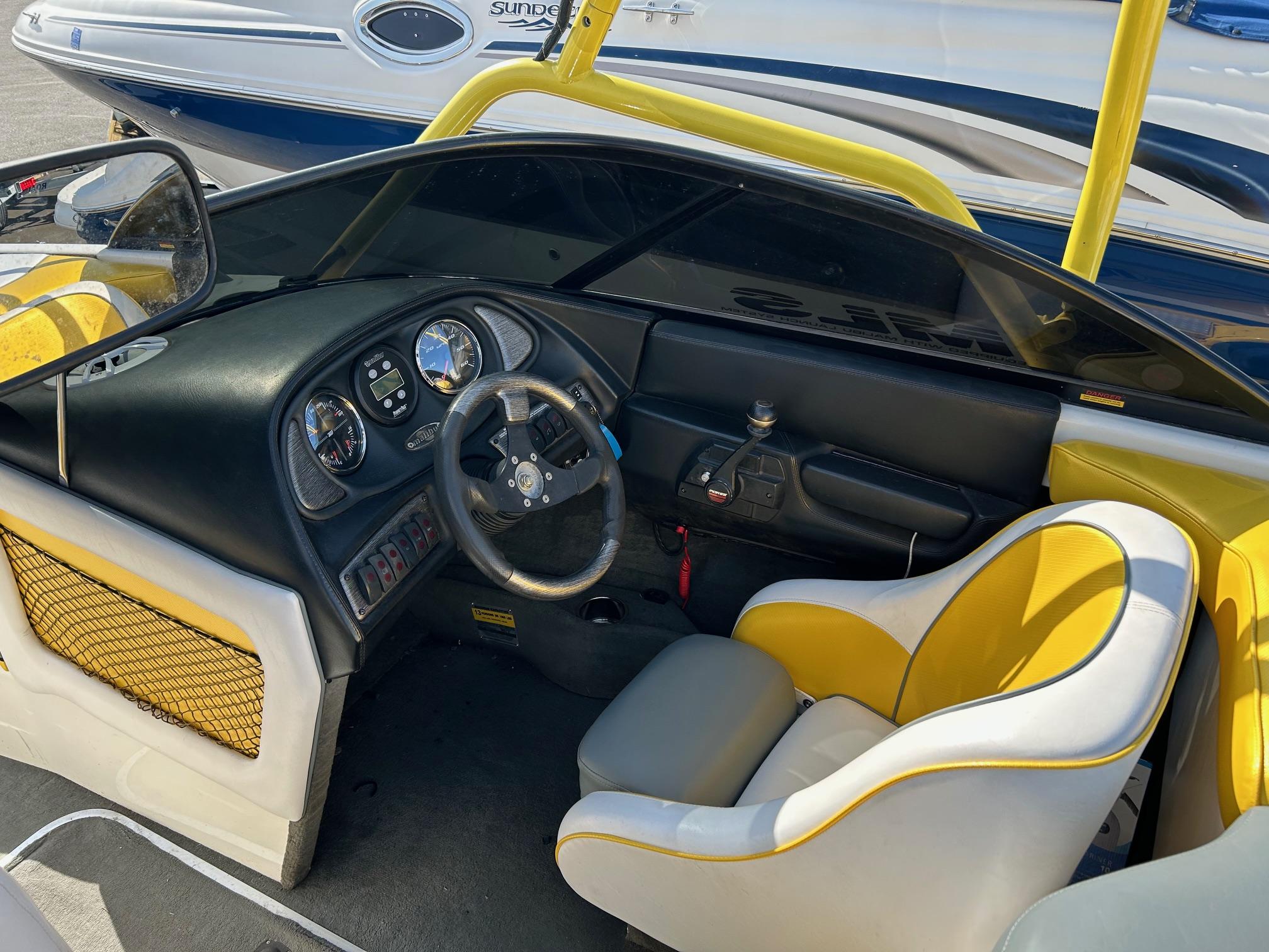 2002 Malibu 21′ XTI Wakesetter