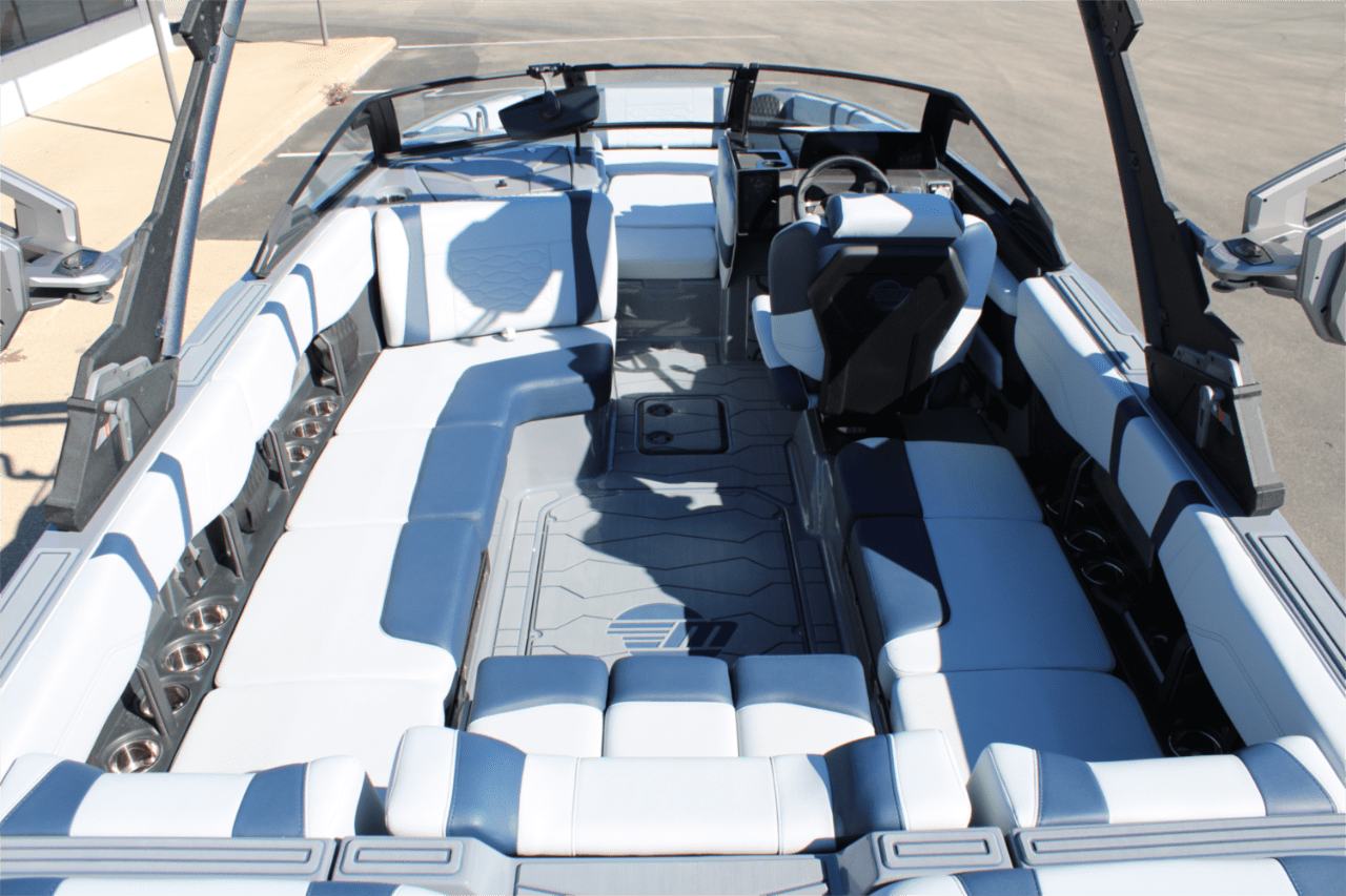 2025 Malibu 23 MXZ