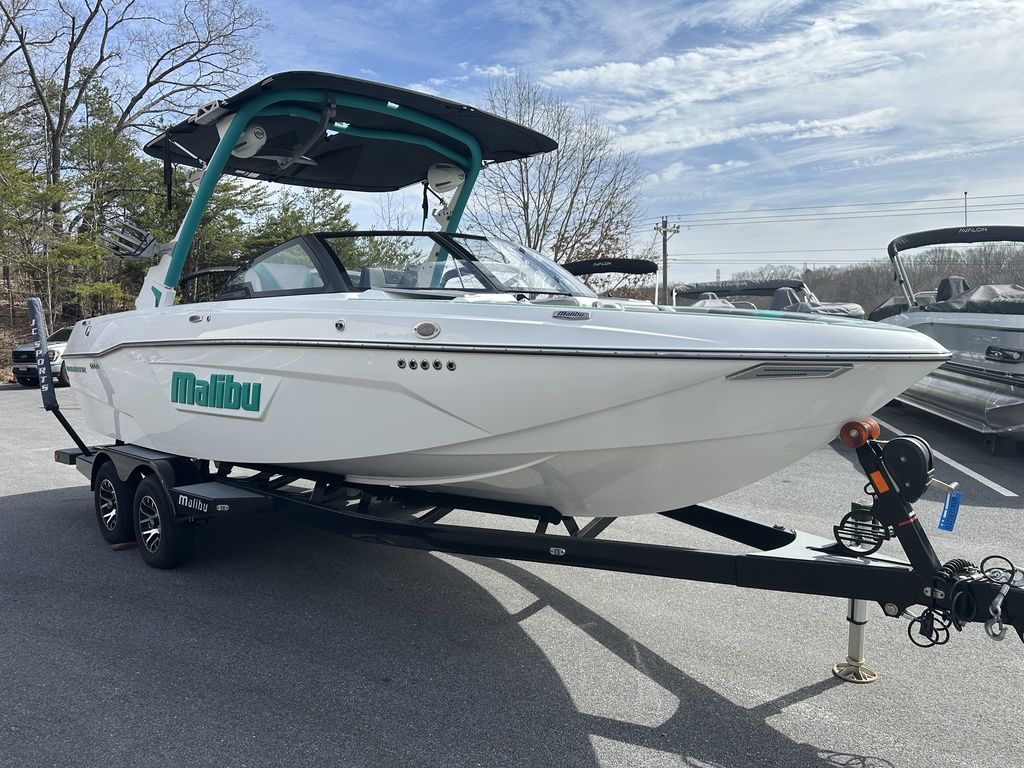 2023 Malibu Boats 23 LSV