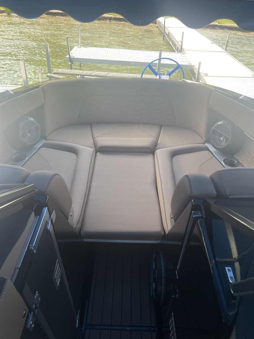 2021 Mastercraft X24