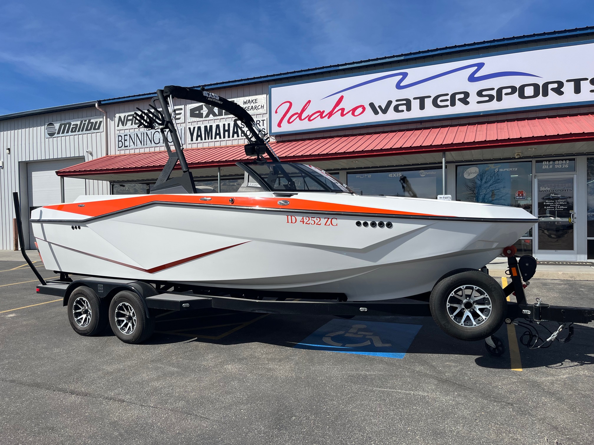 boat.Title