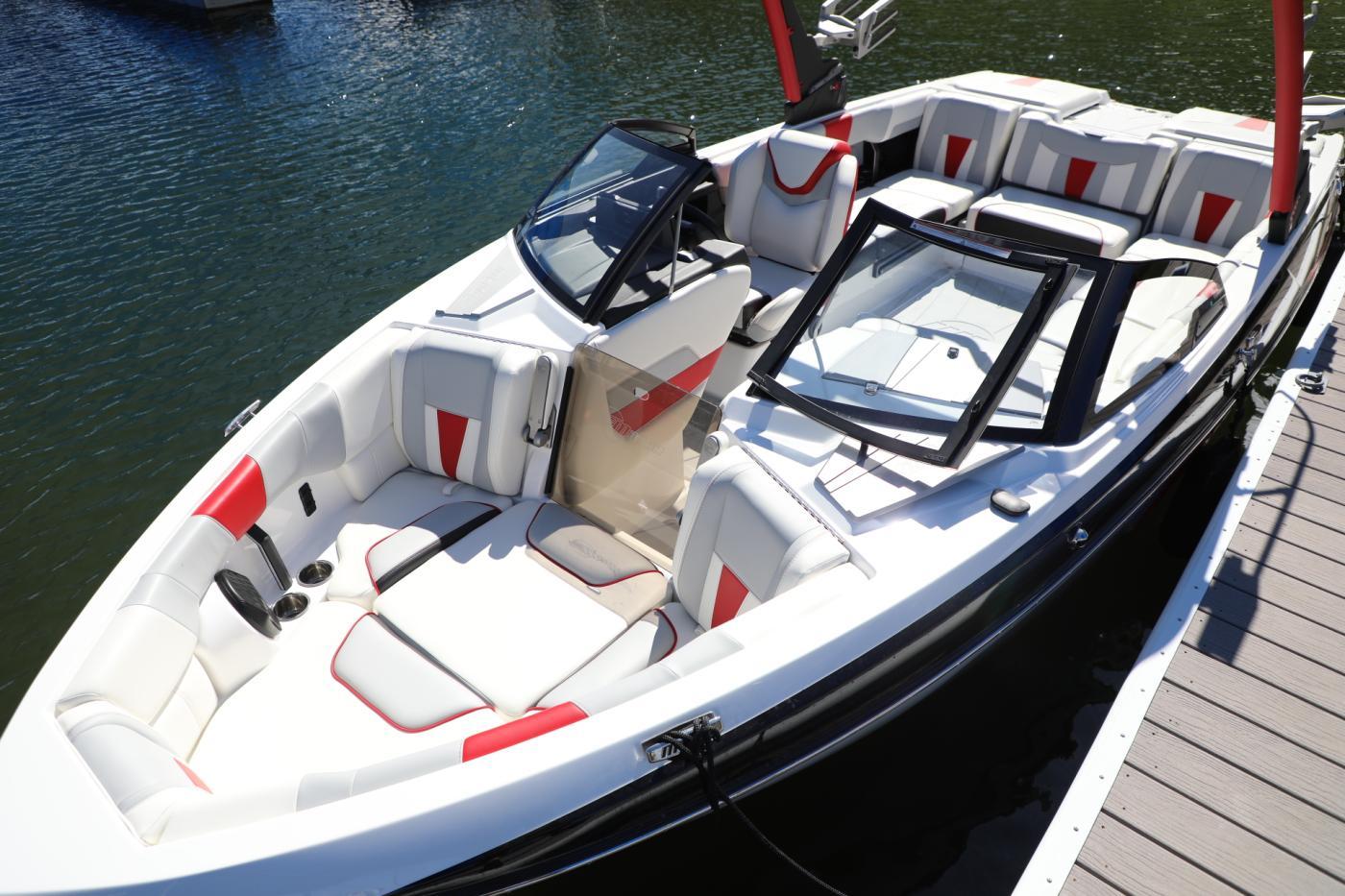 2023 Malibu 23 LSV