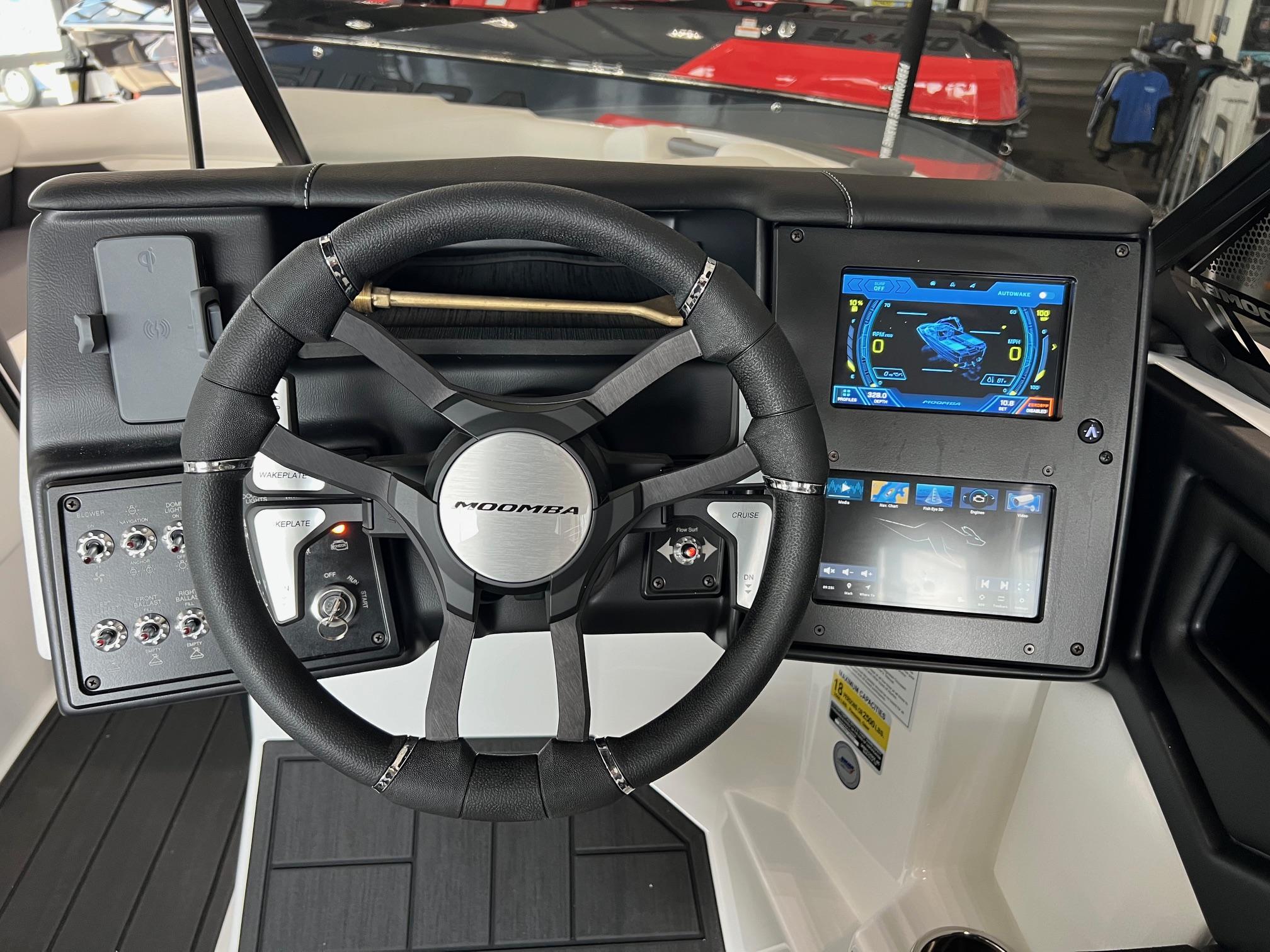 2025 MOOMBA MAKAI NEW PURE WHITE COLOR WITH NEW DROP STEP