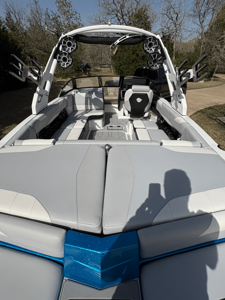 2020 Malibu 23 LSV