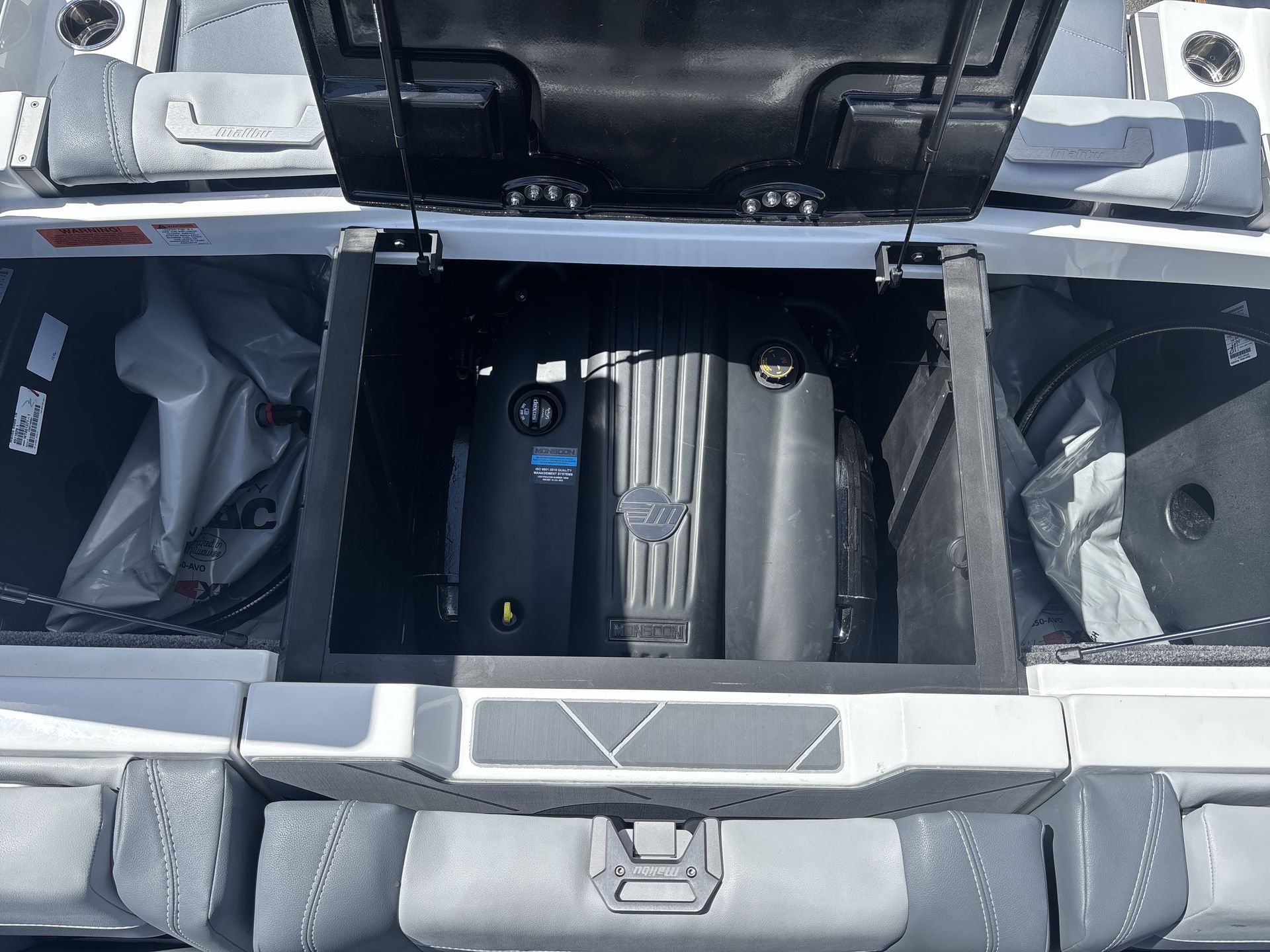 2024 Malibu 25 LSV