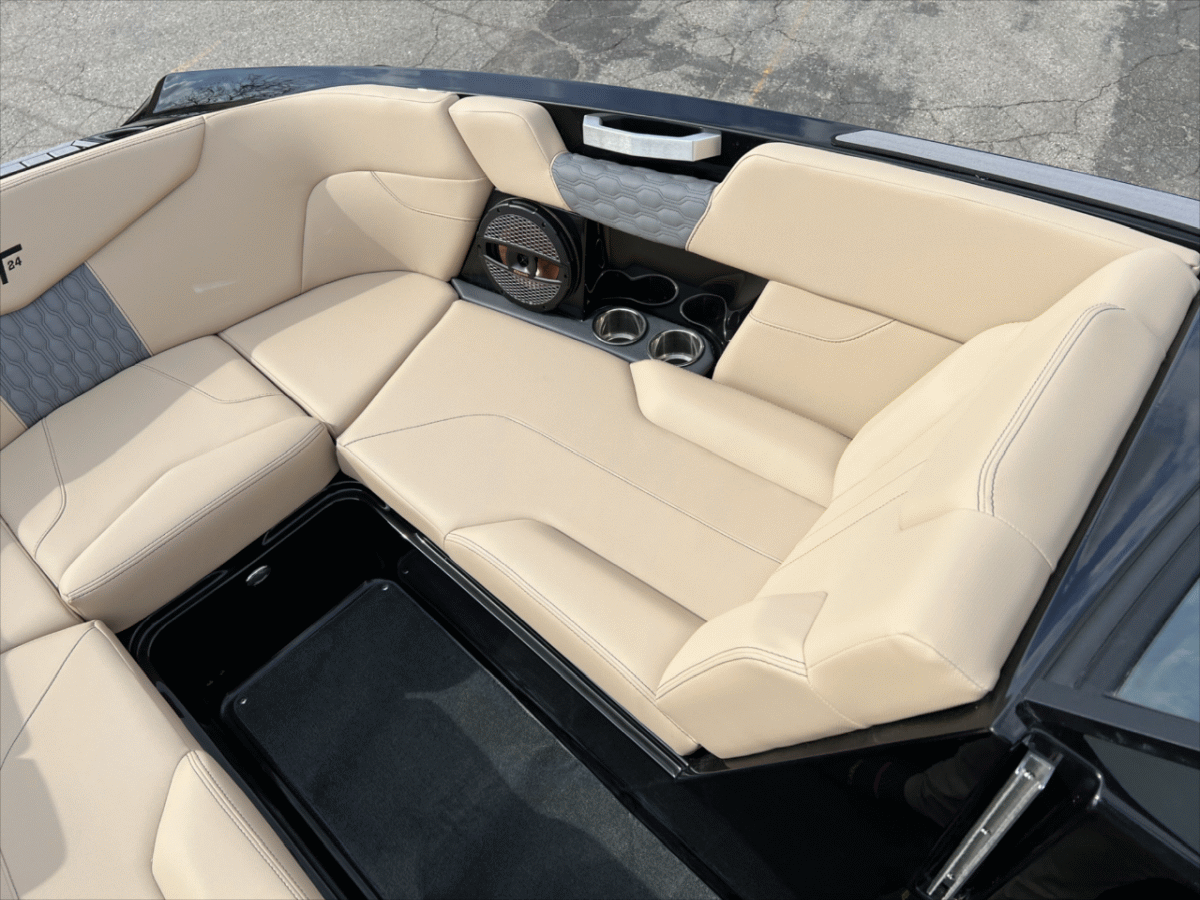 2023 MasterCraft XT-24 | 209097