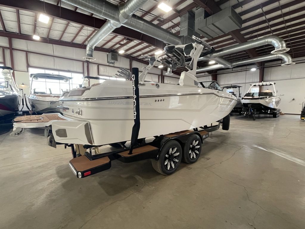 2025 Malibu Boats 23 MXZ