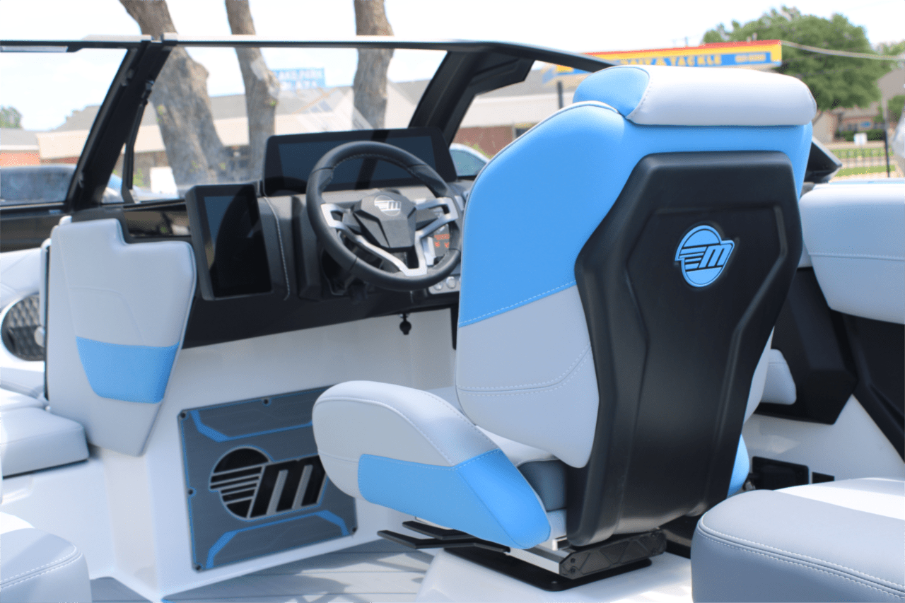 2025 Malibu 23 LSV Icon