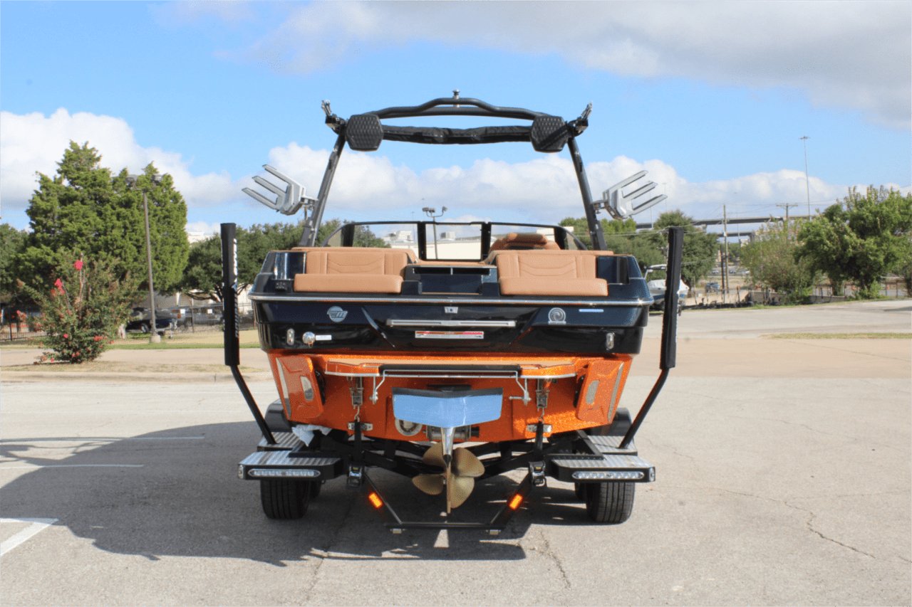 2025 Malibu 23 LSV