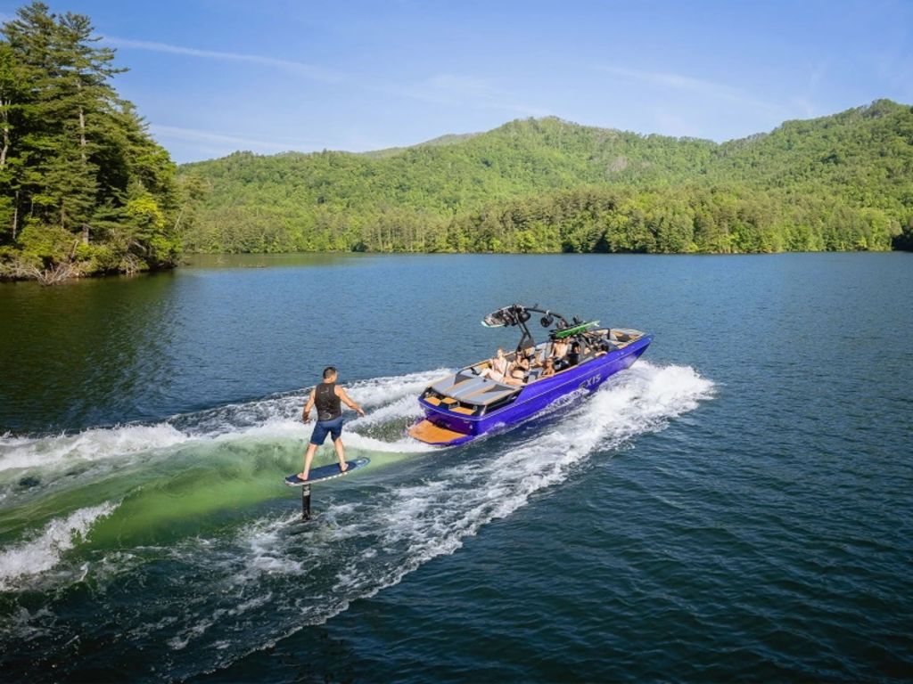 2023 Axis Wake Research A24