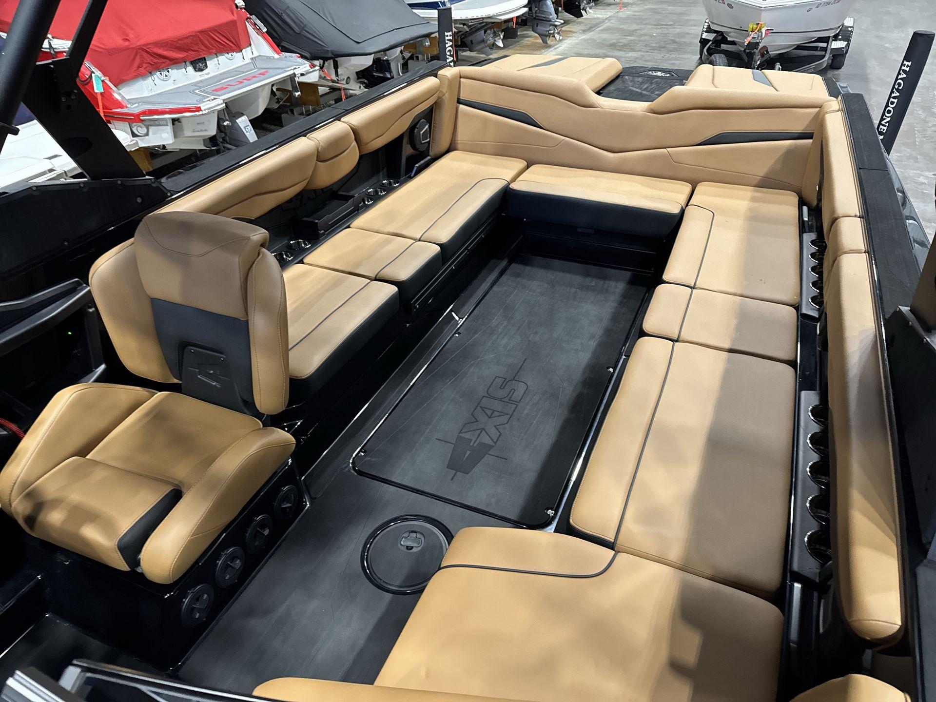 2025 Axis T250